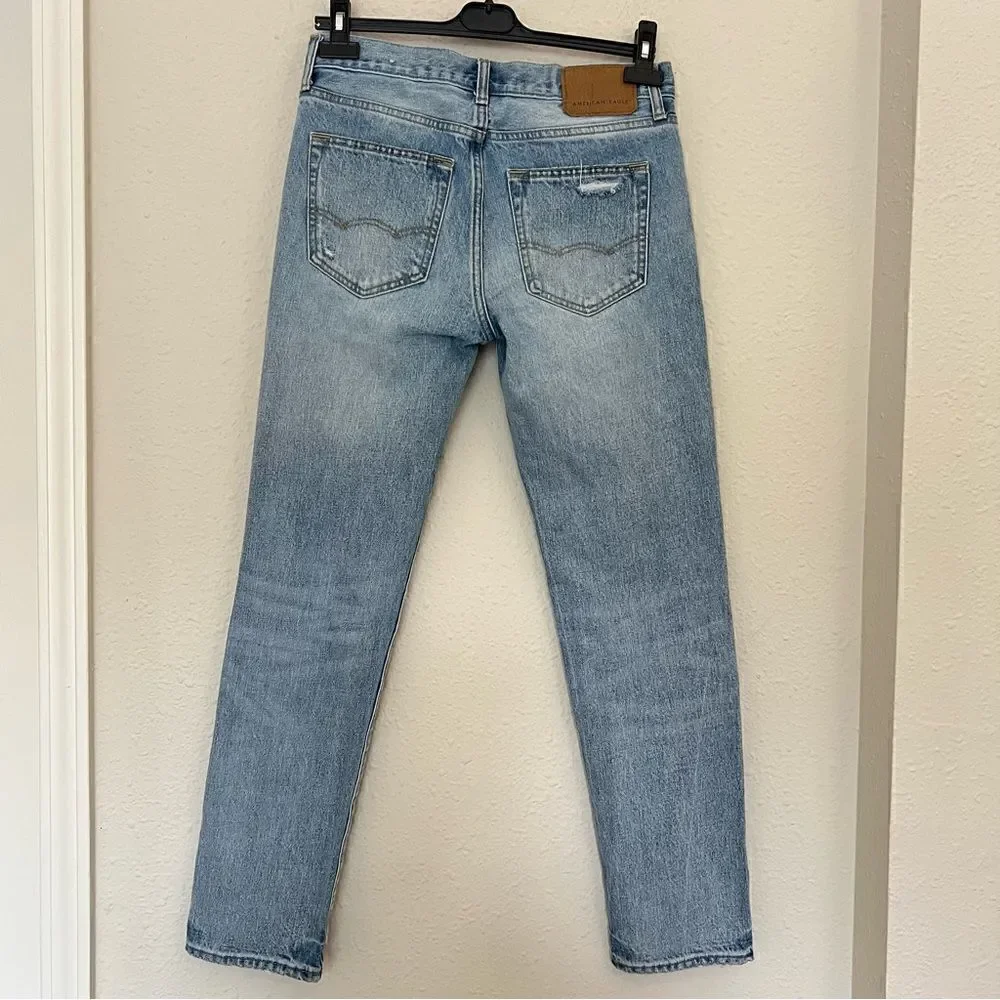 American Eagle Men’s Slim Straight Light Wash Distressed Jeans Size 28x30